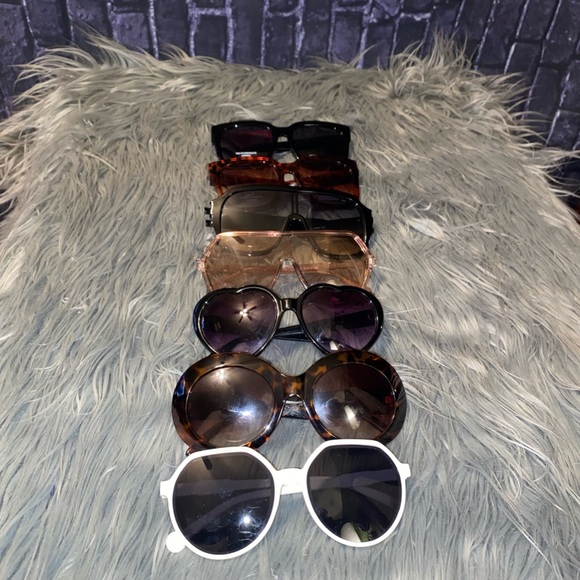 7 Pairs of FASHION SUNGLASSES 2 NWTs 5 GUC Aviators/Heart/Round BUNDLE - Picture 4 of 13